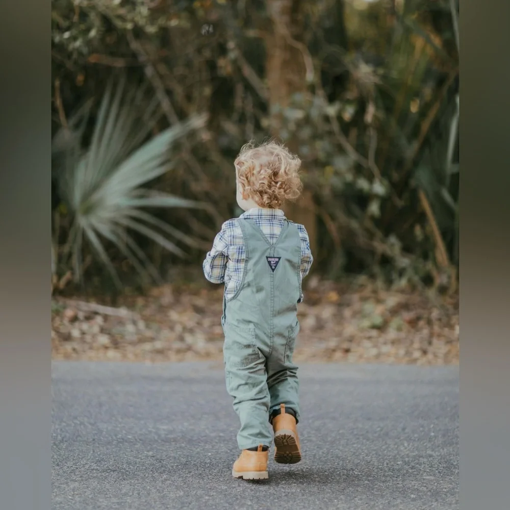 NWOT 2 piece set Oshkosh Overalls + Button Down bodysuit shirt, 18 mo, MSRP $70